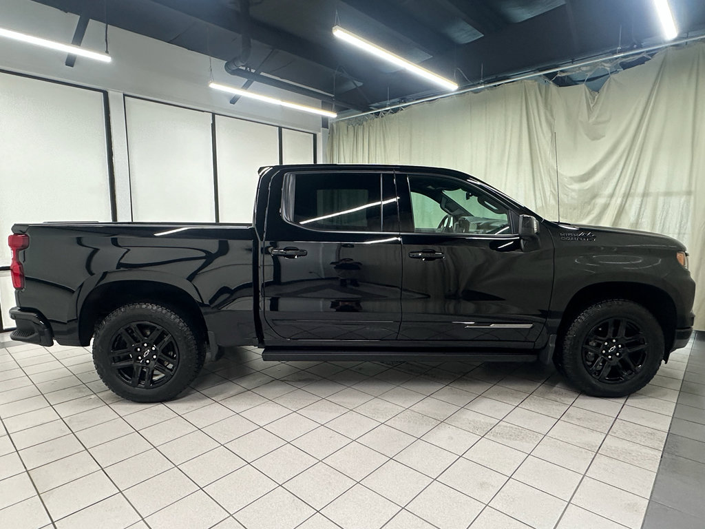 Certified 2026 Chevrolet Silverado 1500 High Country w/ Midnight Edition AWD/4WD image 5