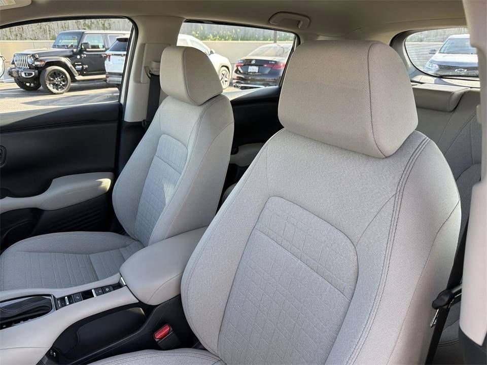Used 2025 Honda HR-V LX image 11