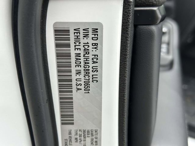 Certified 2024 Jeep Grand Cherokee Laredo X image 16