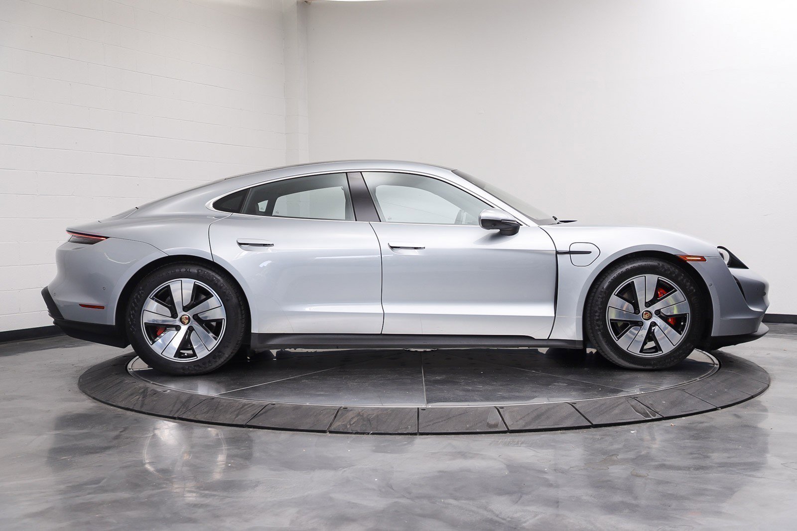Used 2020 Porsche Taycan 4S AWD/4WD image 9