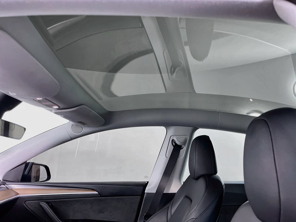 Used 2024 Tesla Model Y Long Range RWD image 21