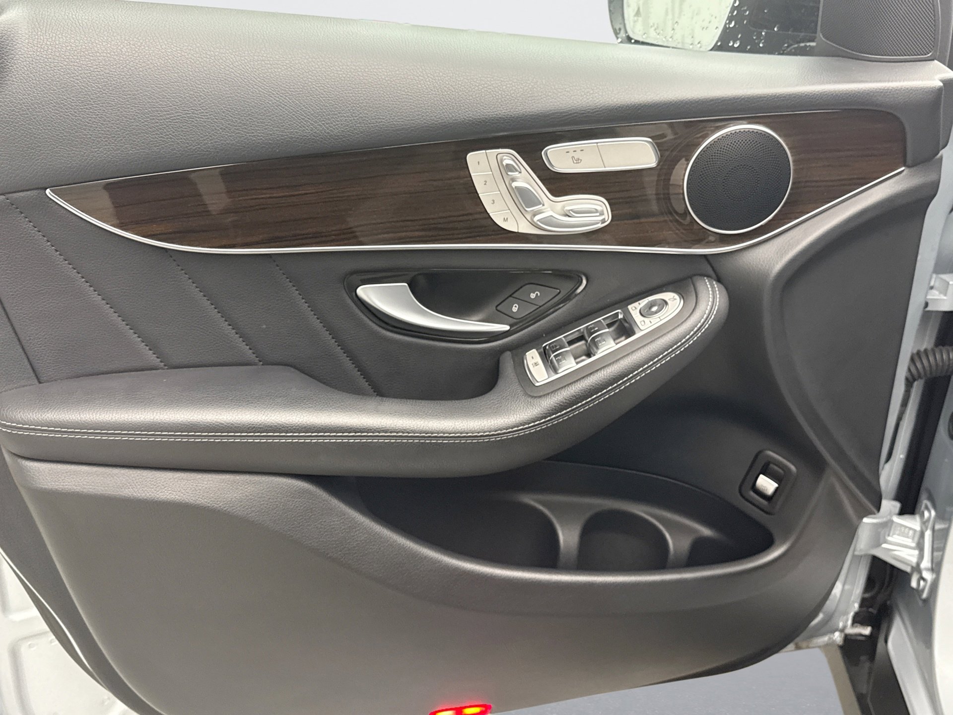 Used 2022 Mercedes-Benz GLC 300 4MATIC image 9