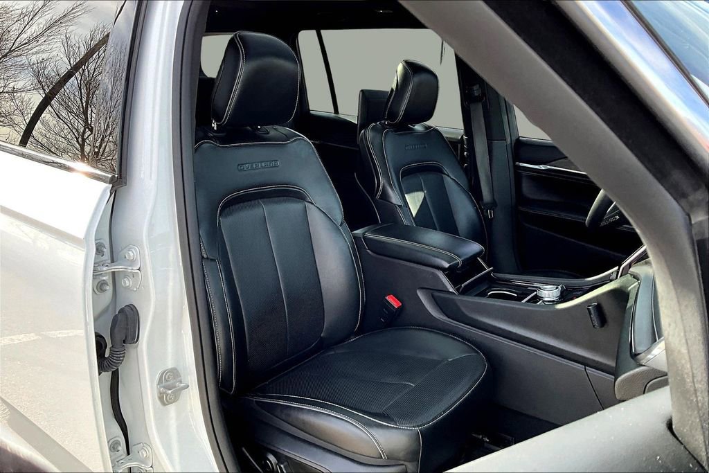 Used 2023 Jeep Grand Cherokee L Overland w/ Rear Seat Video Group I image 7