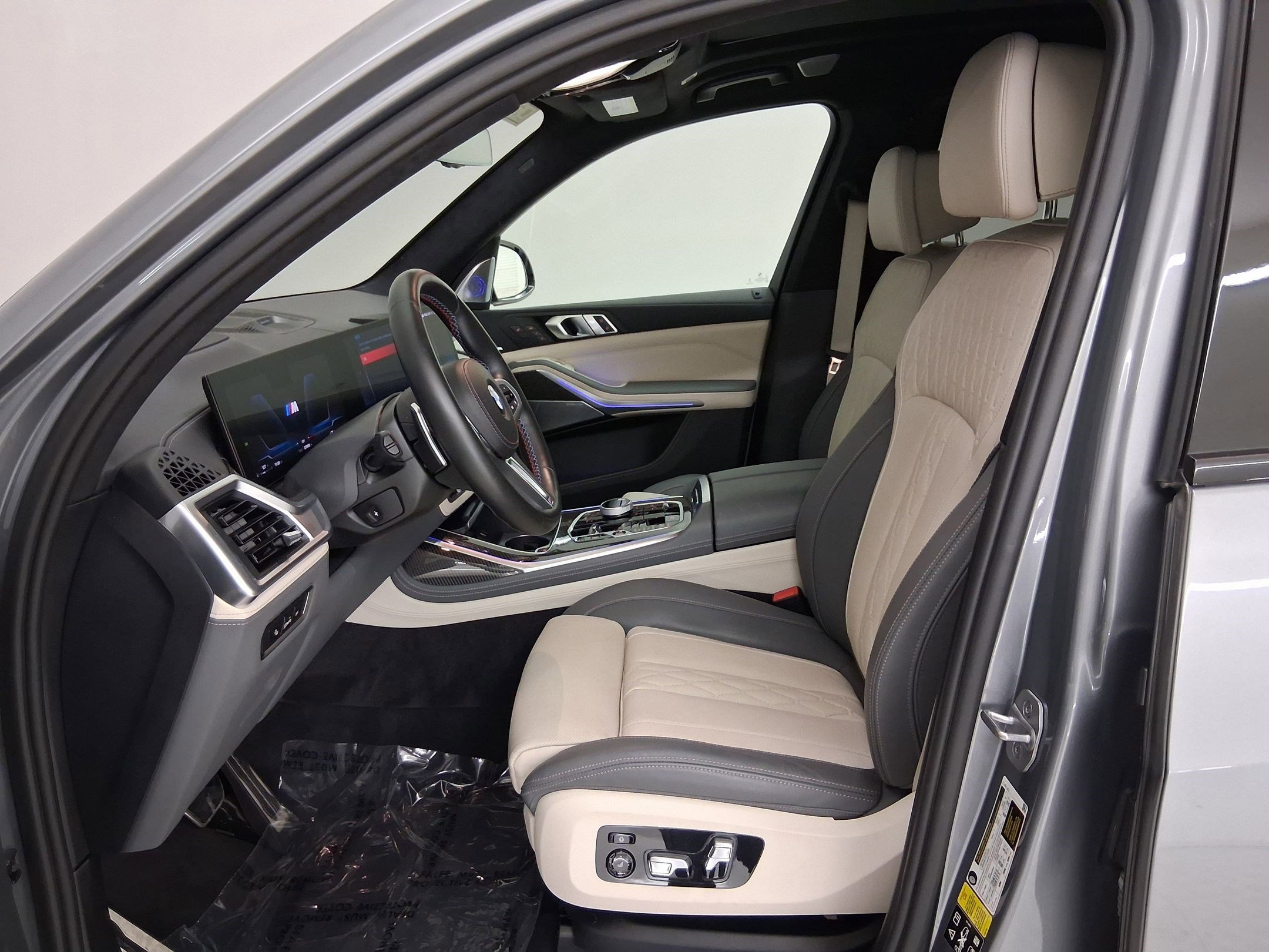 Certified 2024 BMW X7 M60i w/ Executive Package AWD/4WD image 3
