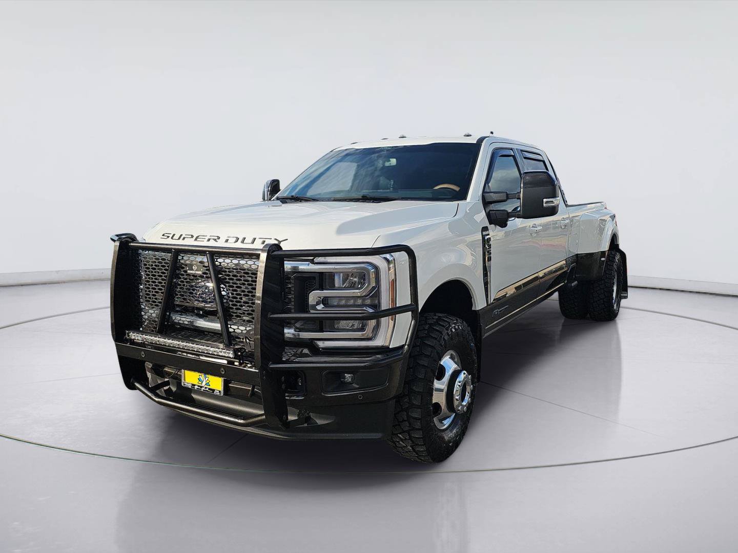 Used 2025 Ford F350 King Ranch w/ FX4 Off-Road Package AWD/4WD image 1