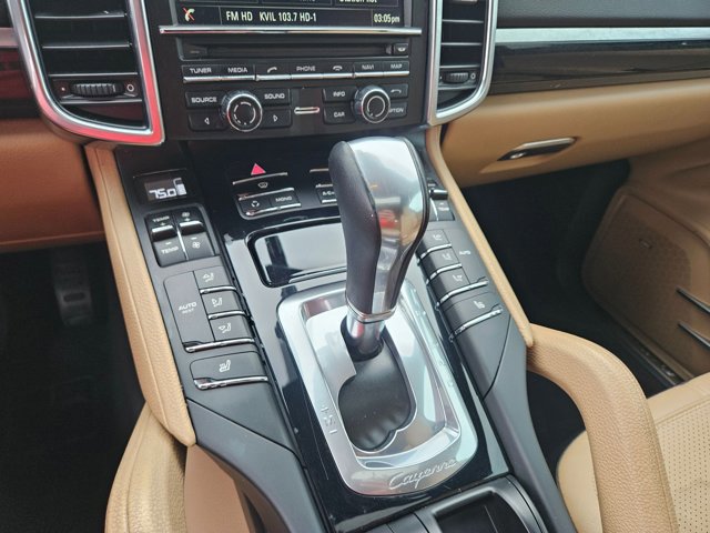 Used 2014 Porsche Cayenne Platinum Edition AWD/4WD image 18