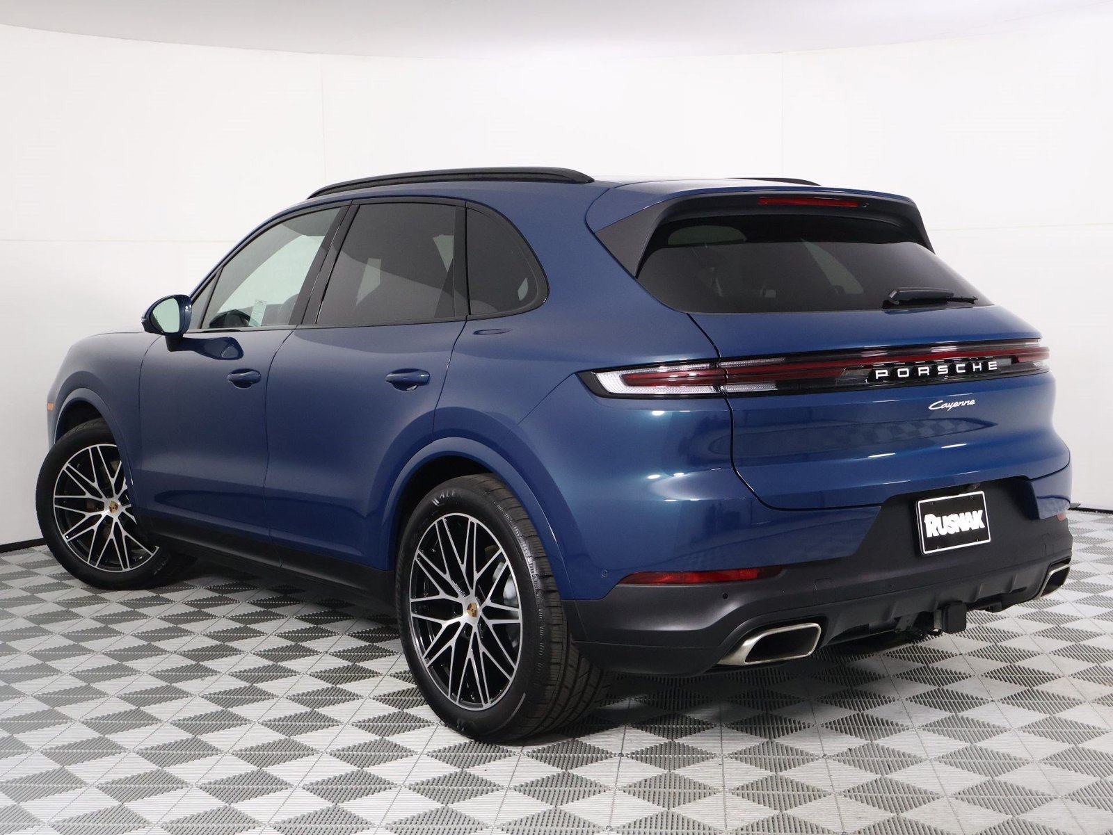 Certified 2026 Porsche Cayenne AWD/4WD image 3