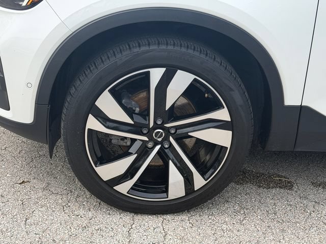 Certified 2024 Volvo XC40 B5 Plus w/ Protection Package Premier AWD/4WD image 11