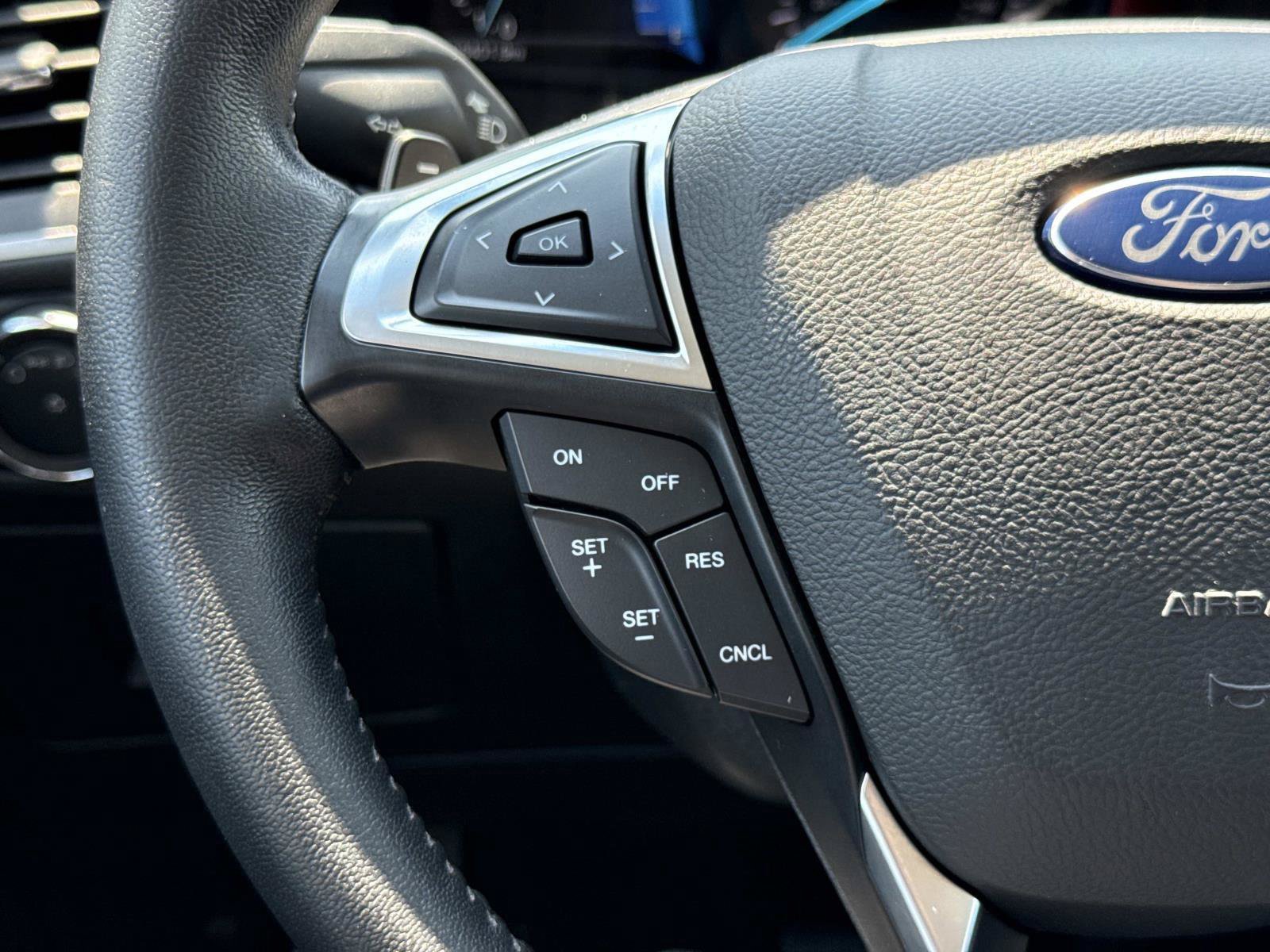 Used 2017 Ford Edge SEL w/ Equipment Group 201A AWD/4WD image 10