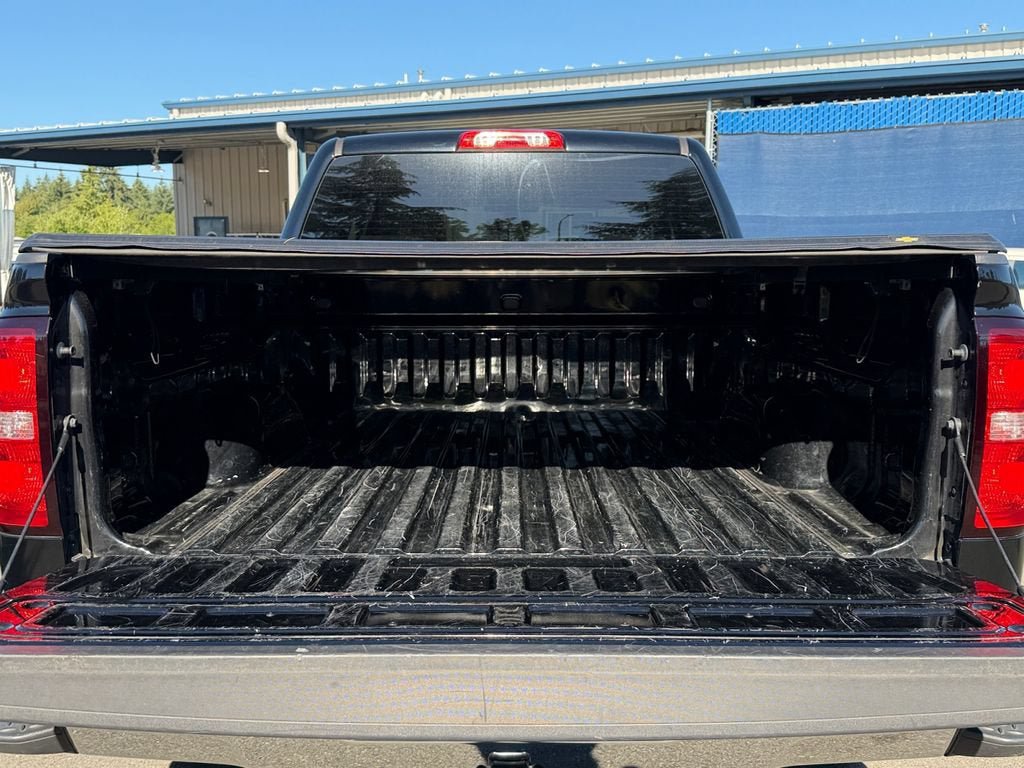 Used 2018 Chevrolet Silverado 1500 LT w/ LT Eassist Package AWD/4WD image 22