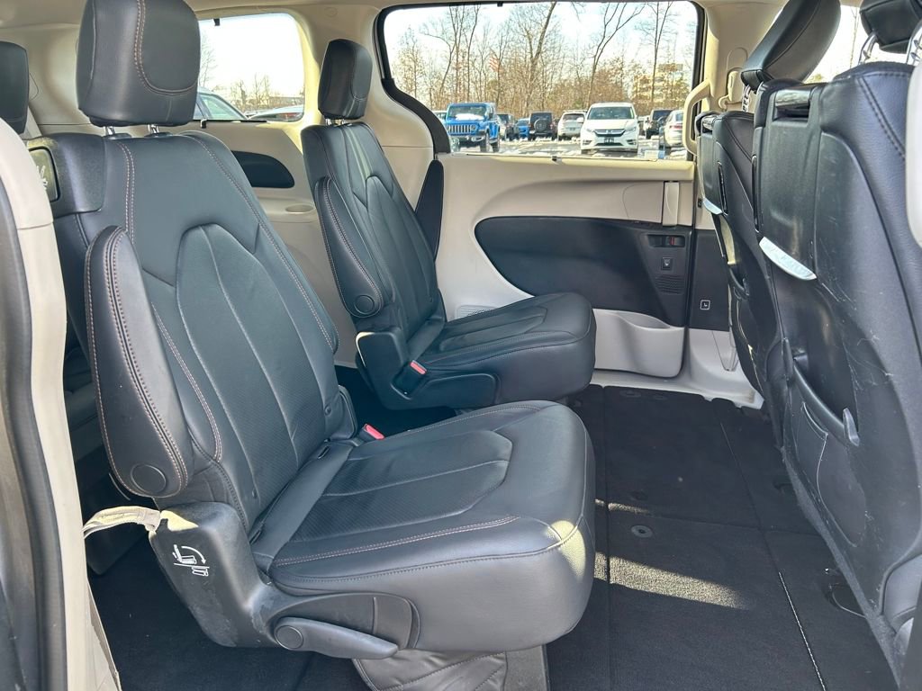 Used 2017 Chrysler Pacifica Touring-L Plus w/ Advanced Safetytec Group image 25