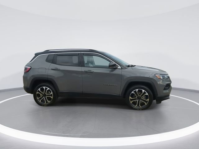 Used 2022 Jeep Compass Limited image 9