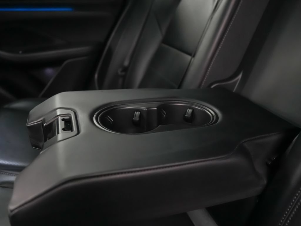 Certified 2025 Porsche Macan Electric RWD image 20