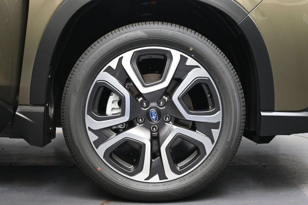 New 2026 Subaru Ascent Limited AWD/4WD image 10