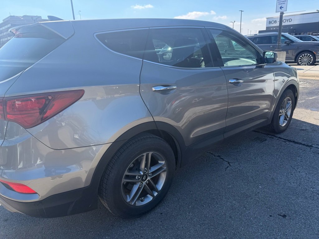 Used 2017 Hyundai Santa Fe Sport image 4