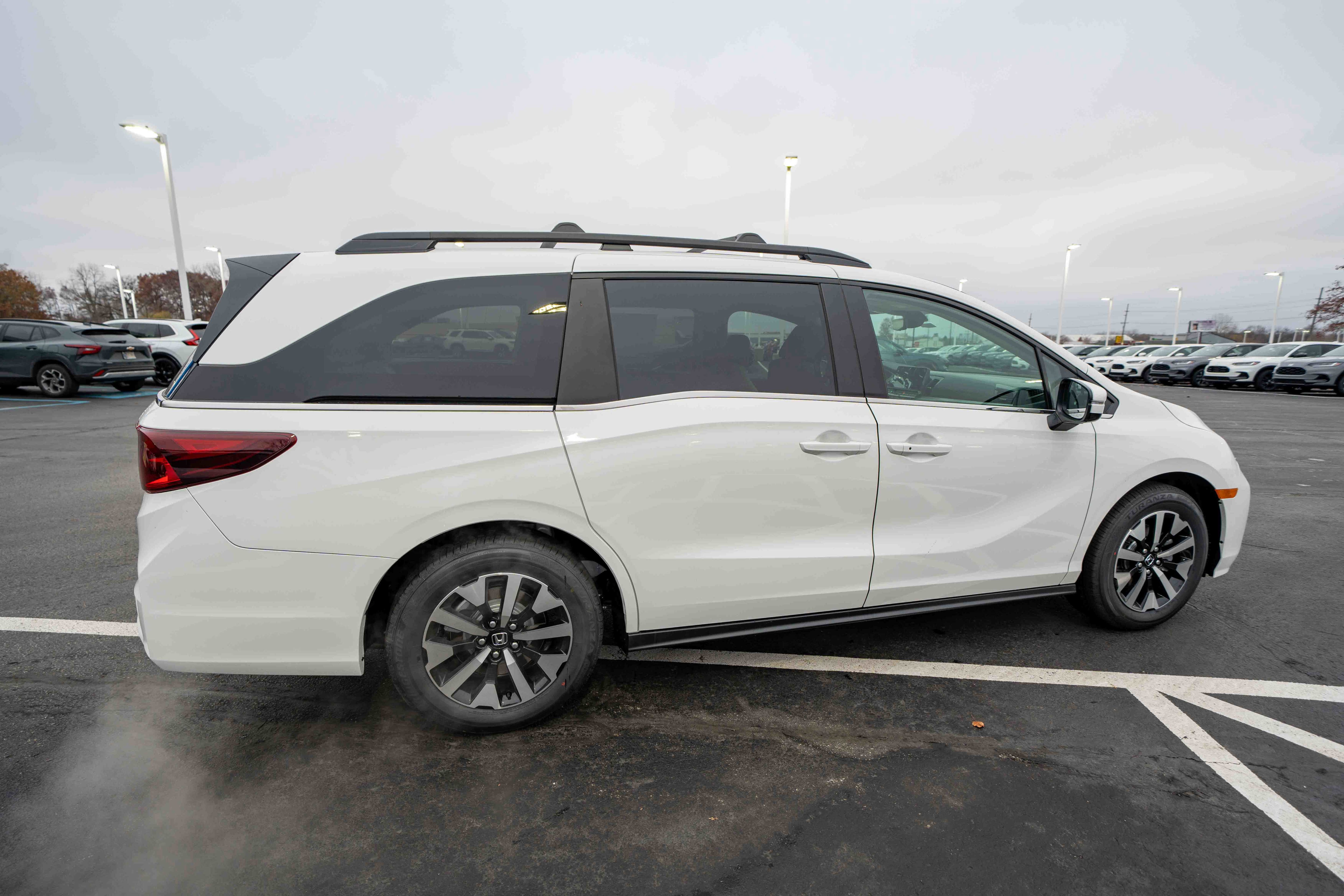 New 2026 Honda Odyssey EX-L image 6