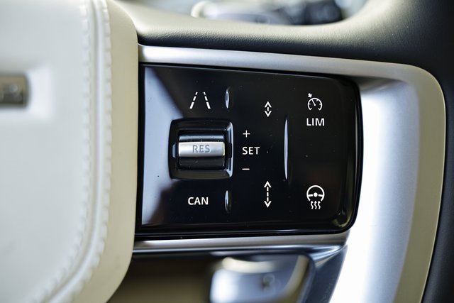 New 2025 Land Rover Range Rover SE image 43