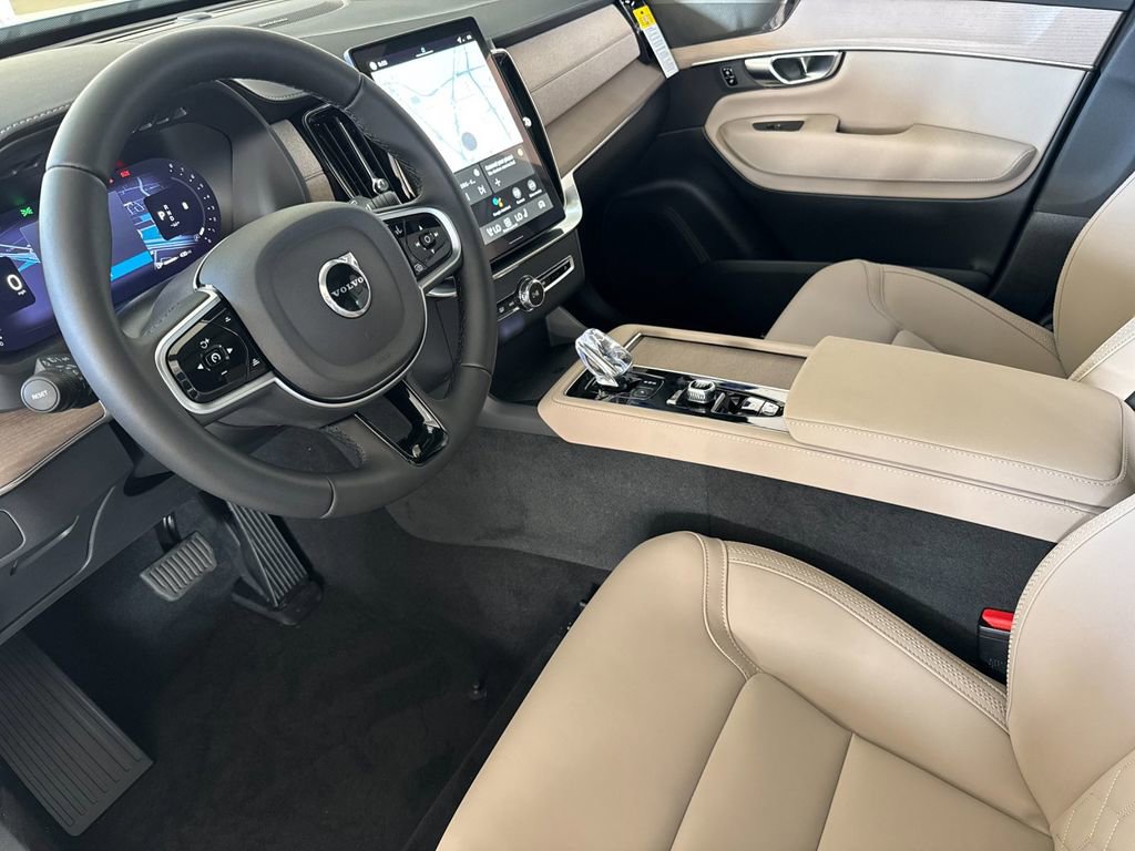 New 2026 Volvo XC90 B6 Plus w/ Protection Package Premier image 9