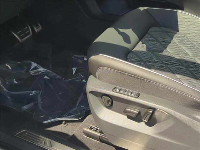 New 2025 Volkswagen Atlas SEL Premium R-Line image 4