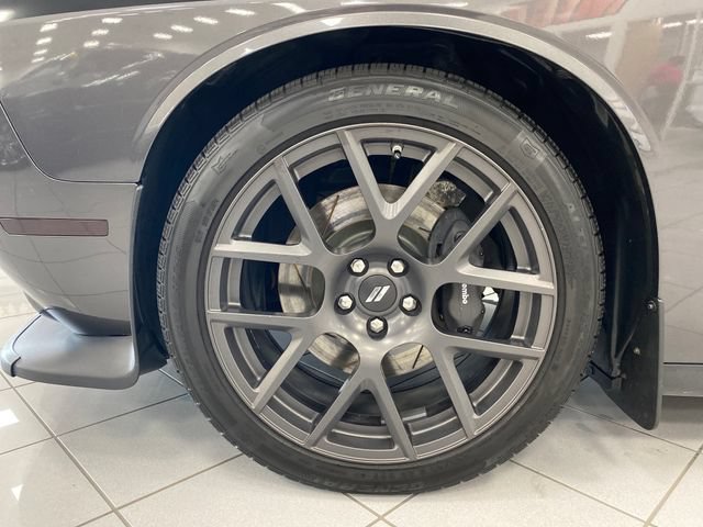 Used 2017 Dodge Challenger R/T Scat Pack w/ Leather Interior Group RWD image 19