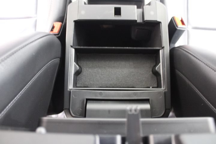 Used 2023 Ford Explorer XLT w/ Equipment Group 202A AWD/4WD image 35