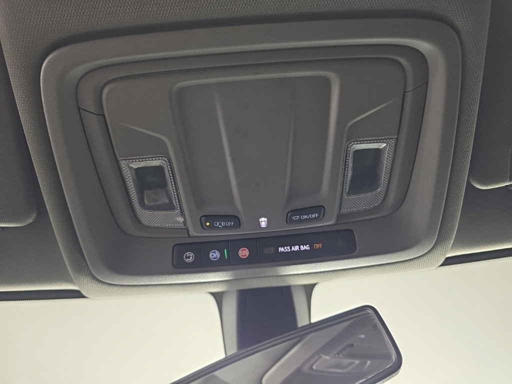 Used 2020 Chevrolet Silverado 1500 LT image 24