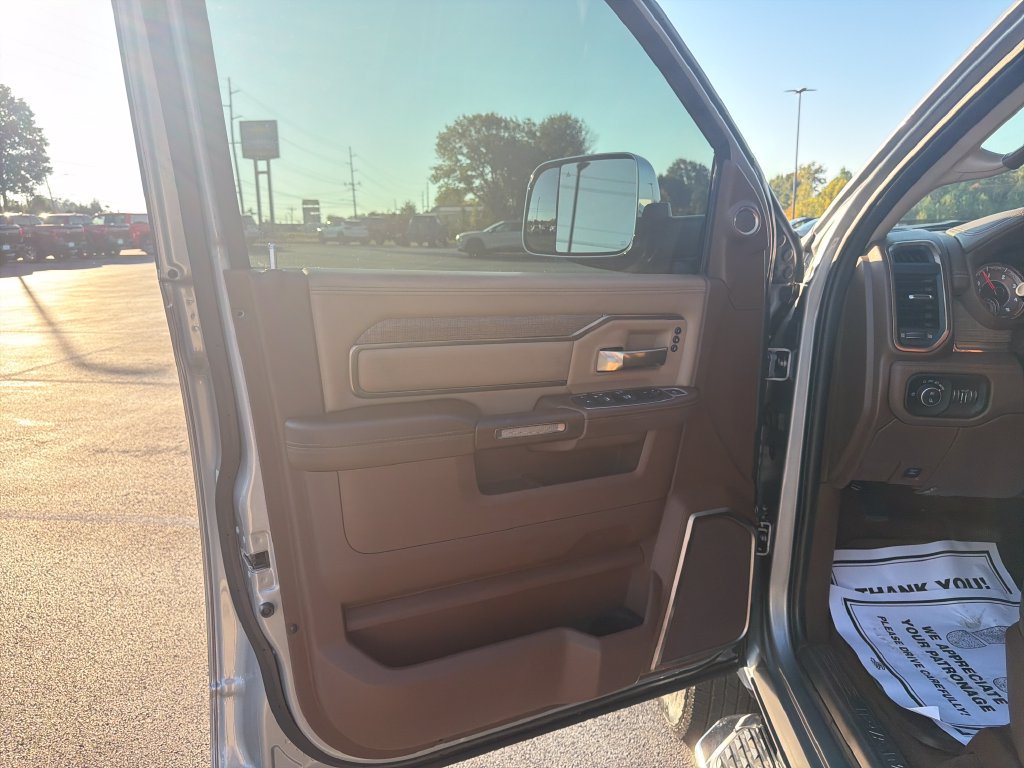 Used 2022 RAM 3500 Limited AWD/4WD image 12