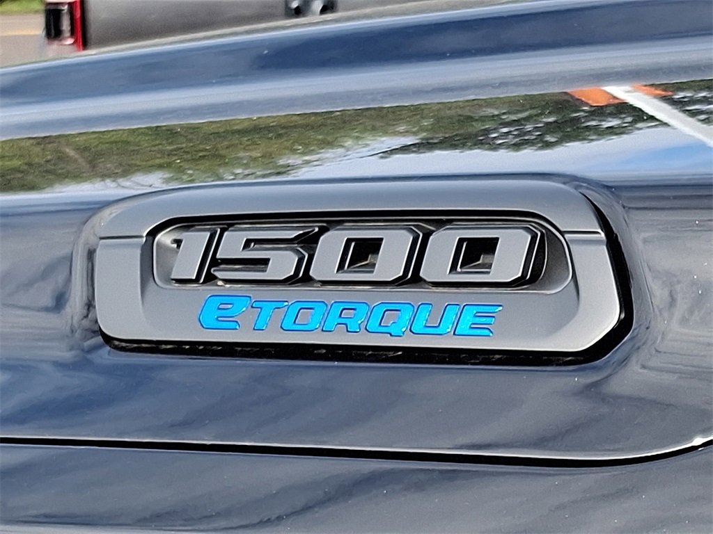 New 2026 RAM 1500 4x4 Crew Cab image 18