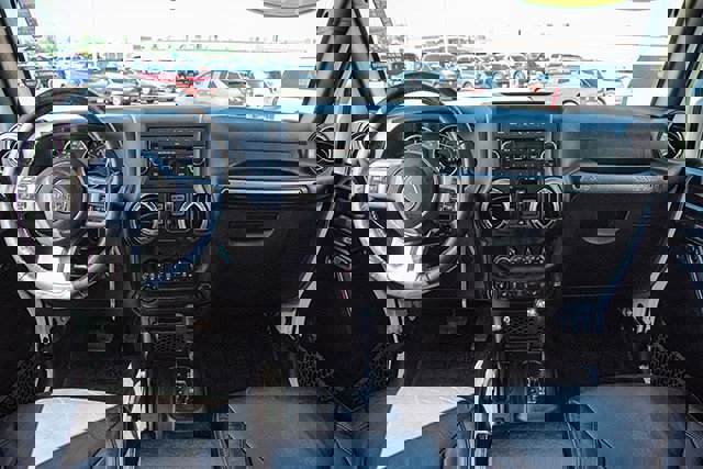 Used 2018 Jeep Wrangler Unlimited Altitude image 5