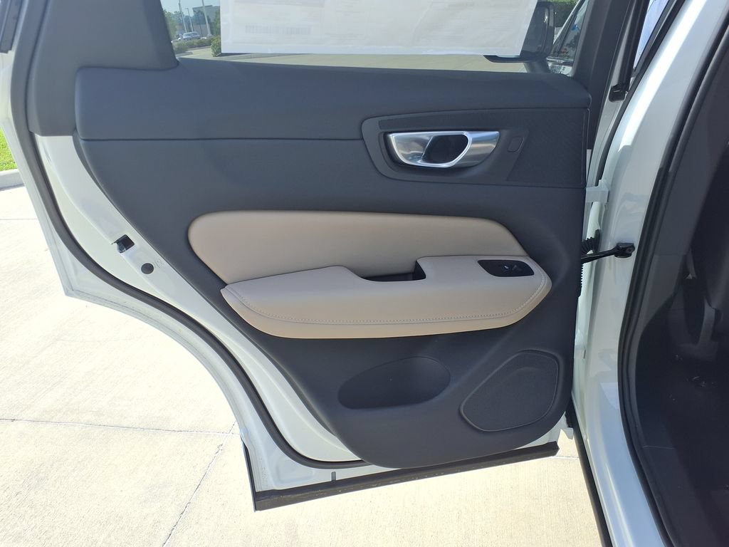New 2026 Volvo XC60 B5 Plus w/ Protection Package Premier AWD/4WD image 15