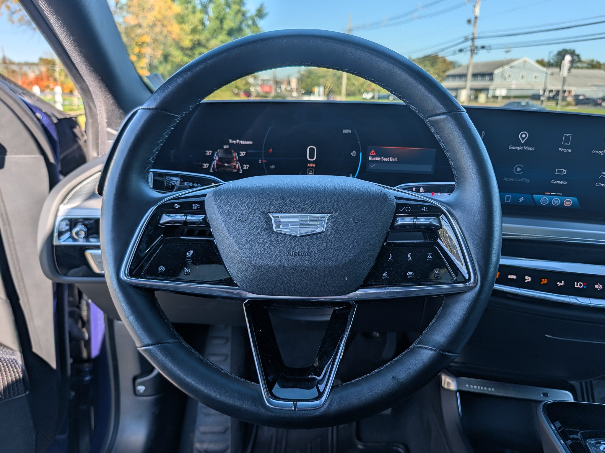 Used 2024 Cadillac Lyriq Luxury AWD/4WD image 23