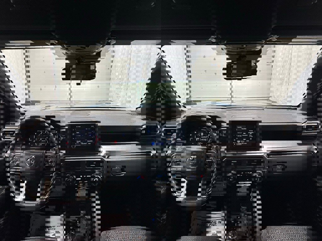 Used 2025 Toyota 4Runner SR5 image 40