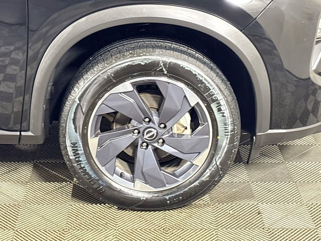 Used 2024 Nissan Rogue SV image 22