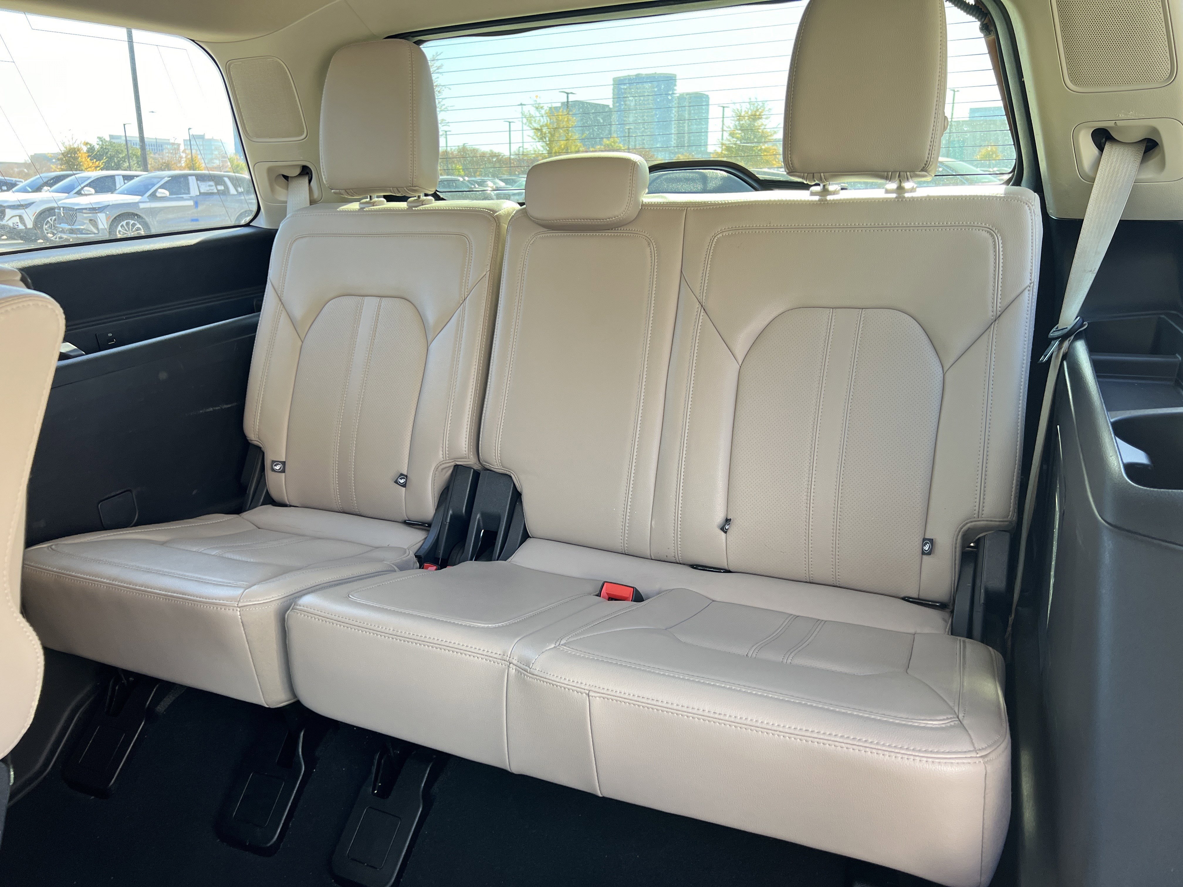 Used 2024 Ford Expedition Limited image 33