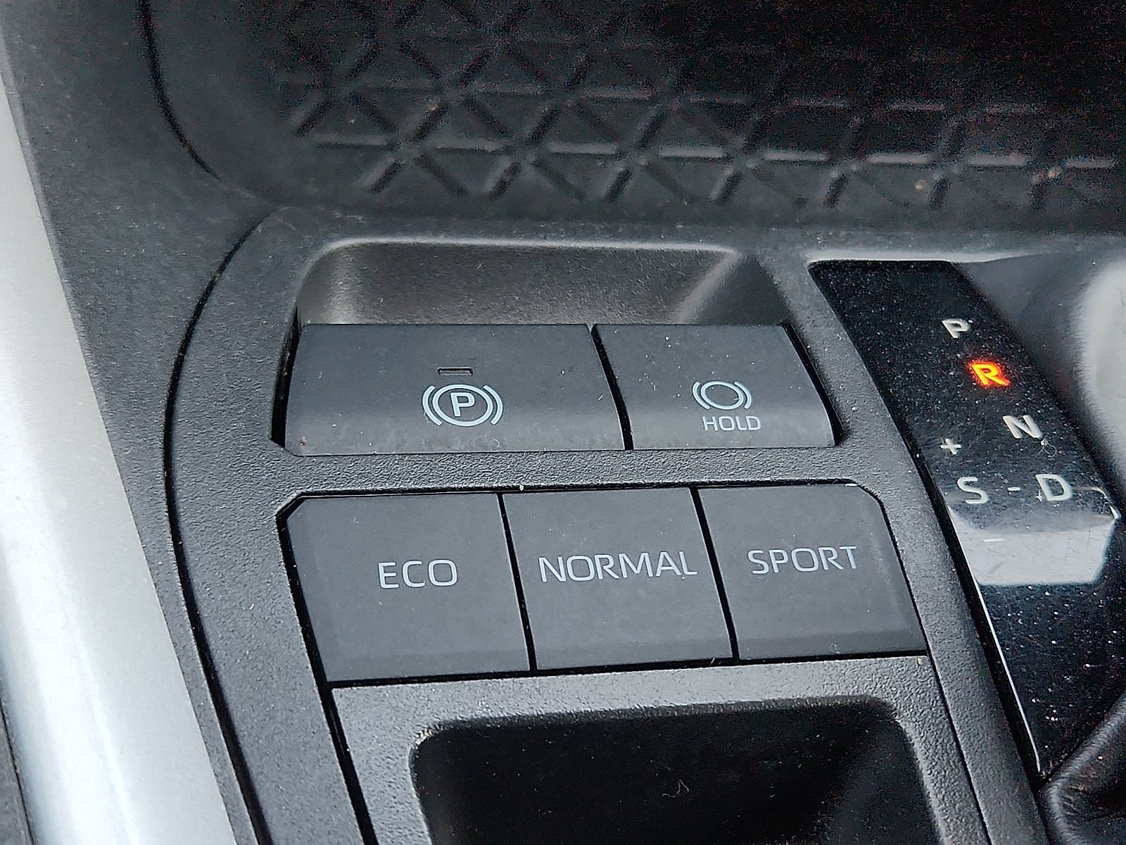 Used 2024 Toyota RAV4 XLE w/ Convenience Package FWD image 11