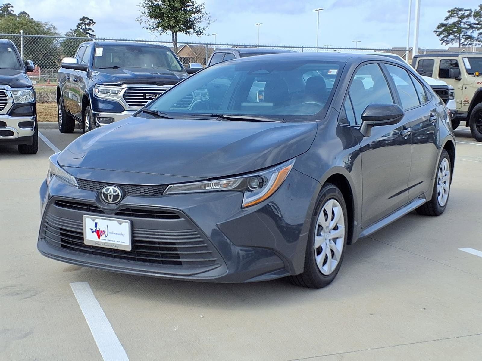 Used 2024 Toyota Corolla LE image 3