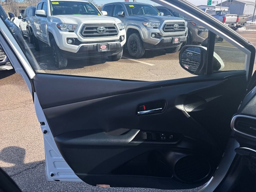 Used 2021 Toyota Prius Prime XLE image 34