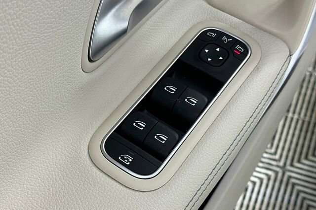 Certified 2025 Mercedes-Benz CLA 250 image 12