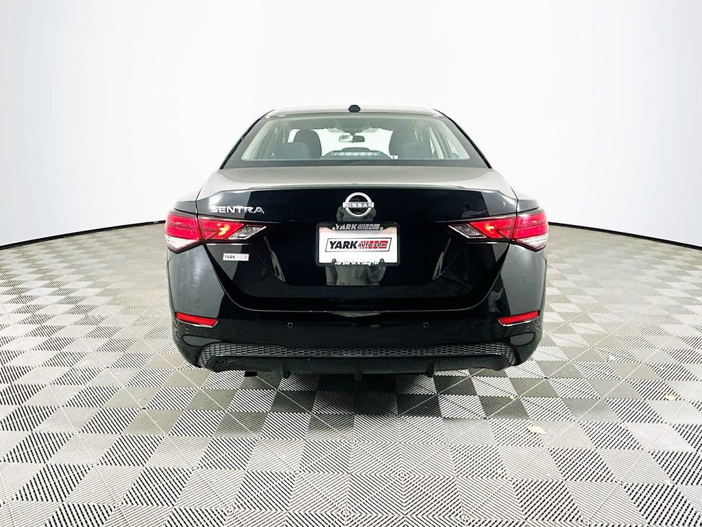 Used 2025 Nissan Sentra SV image 9