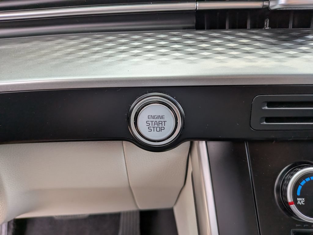 Certified 2024 Kia Carnival LX FWD image 27