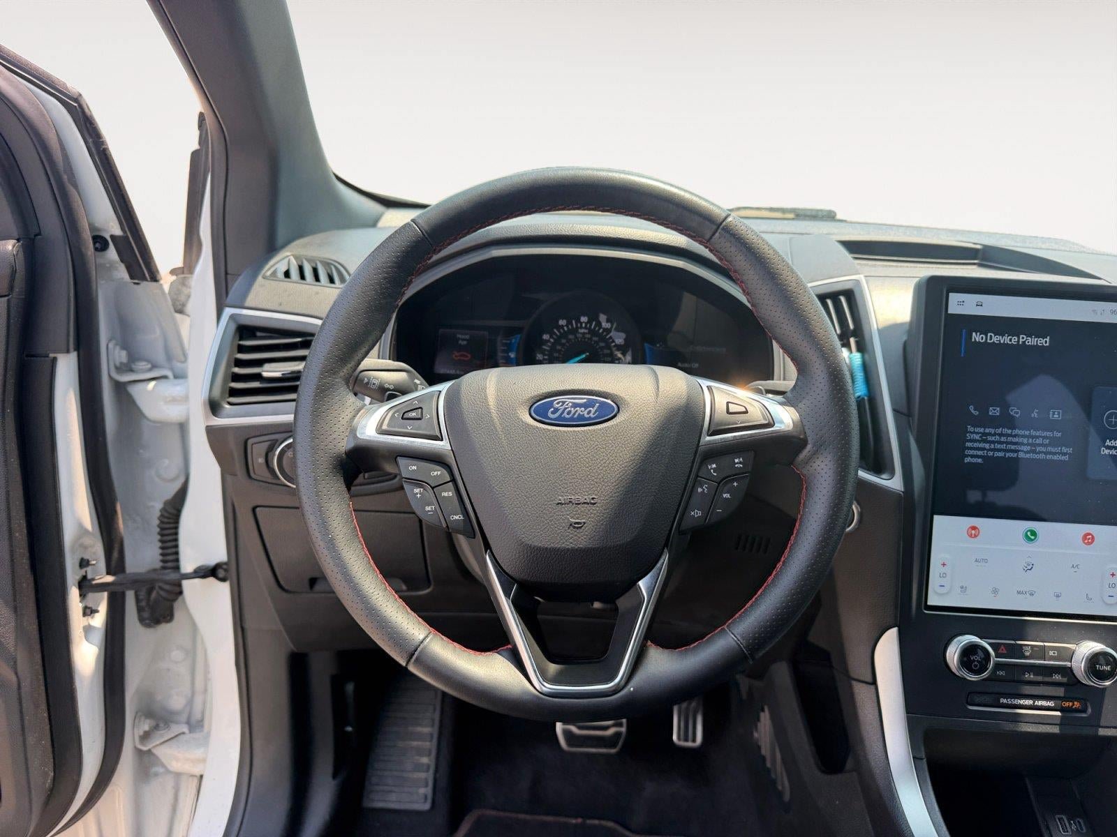 Certified 2023 Ford Edge ST-Line w/ Class II Trailer Tow Package AWD/4WD image 17