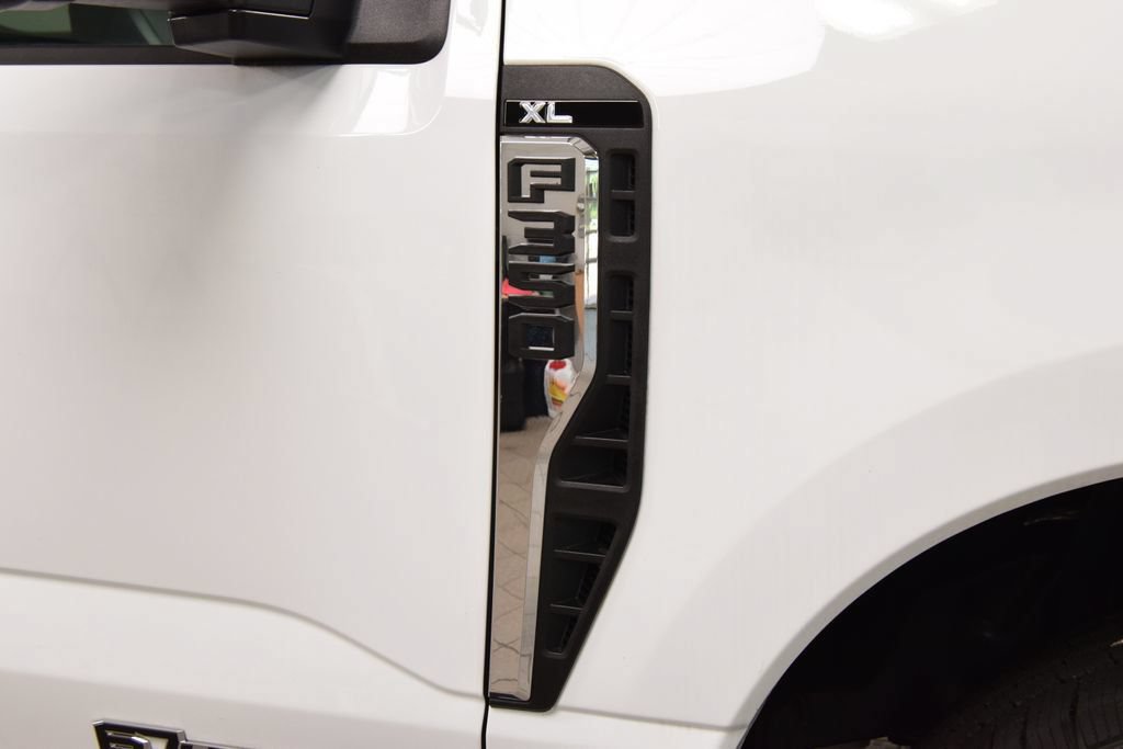 Used 2024 Ford F350 XL w/ XL Chrome Package RWD image 9