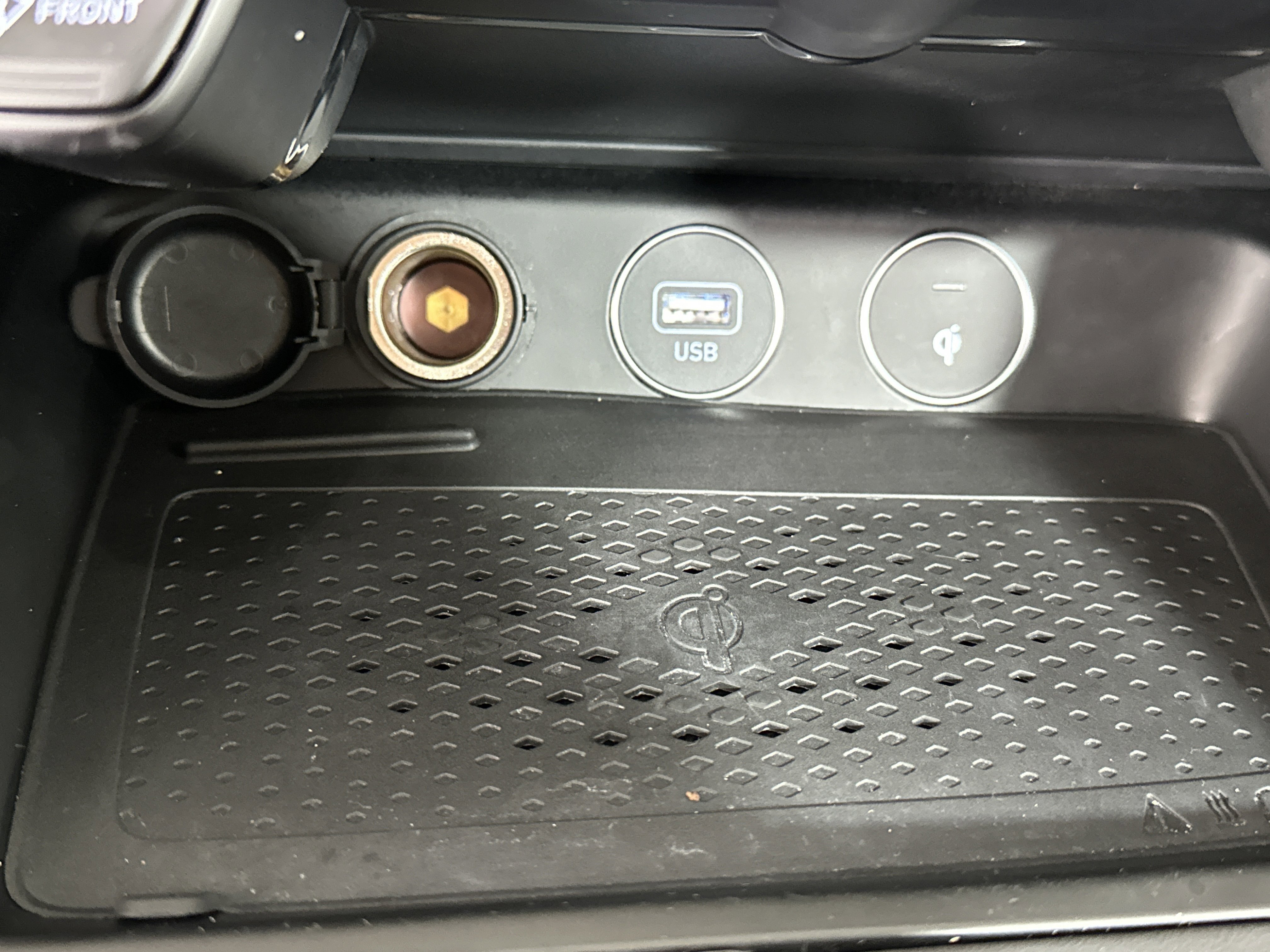 Used 2022 Genesis G70 2.0T w/ Prestige Package image 28