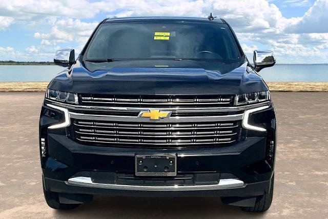 Used 2023 Chevrolet Suburban Premier image 2