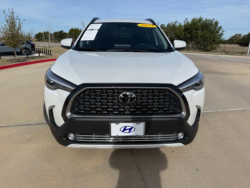 Used 2023 Toyota Corolla Cross XLE image 2