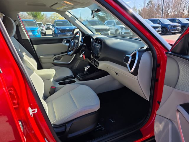 Used 2020 Kia Soul LX FWD image 11