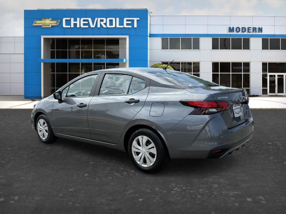 Used 2025 Nissan Versa S FWD image 3