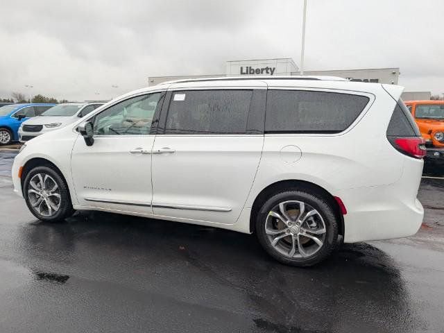 New 2026 Chrysler Pacifica Pinnacle image 7