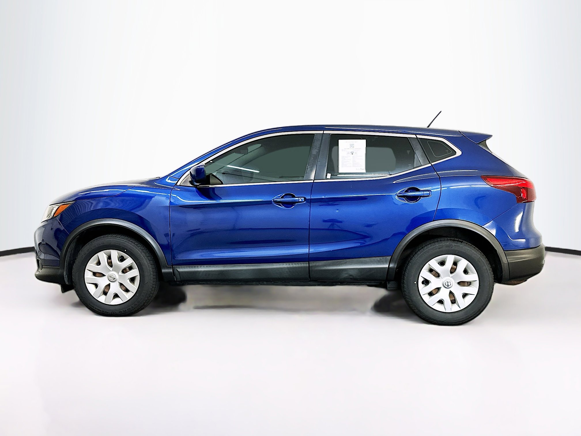 Used 2019 Nissan Rogue Sport S image 4