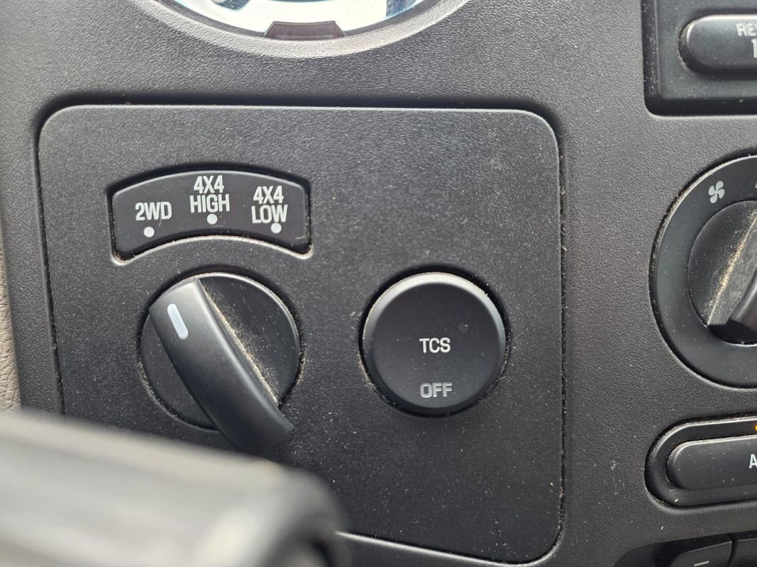 Used 2010 Ford F350 Lariat AWD/4WD image 15